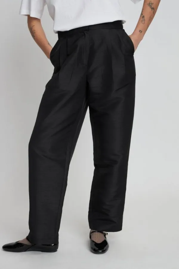 Bottoms>Stella Nova Crispy Pleated Pant | Black