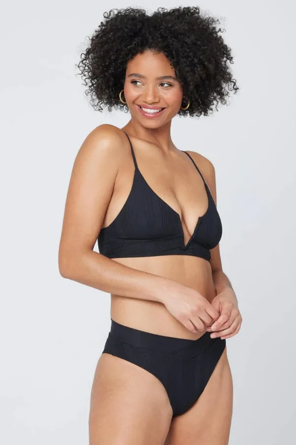 Swim>L*Space Pointelle Rib Siren Bikini Top | Black