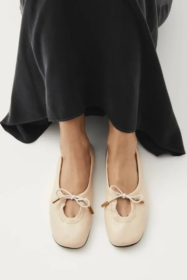 Ready-to-wear Whites|Shoes>Alohas Rosalind Leather Ballet Flats | Cream