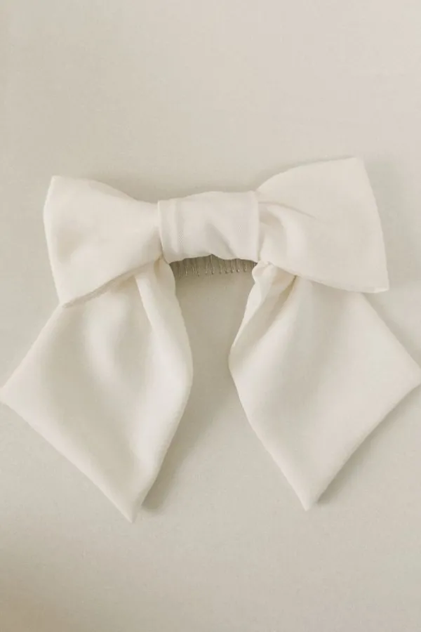 Bridal Accessories>AURA Eire The Mini Bridal Bow | Crepe